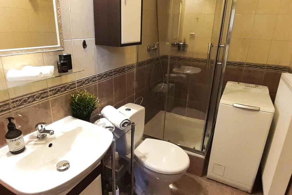 ורשה Rondo Onz Metro, Krochmalna 32A Street מראה חיצוני תמונה