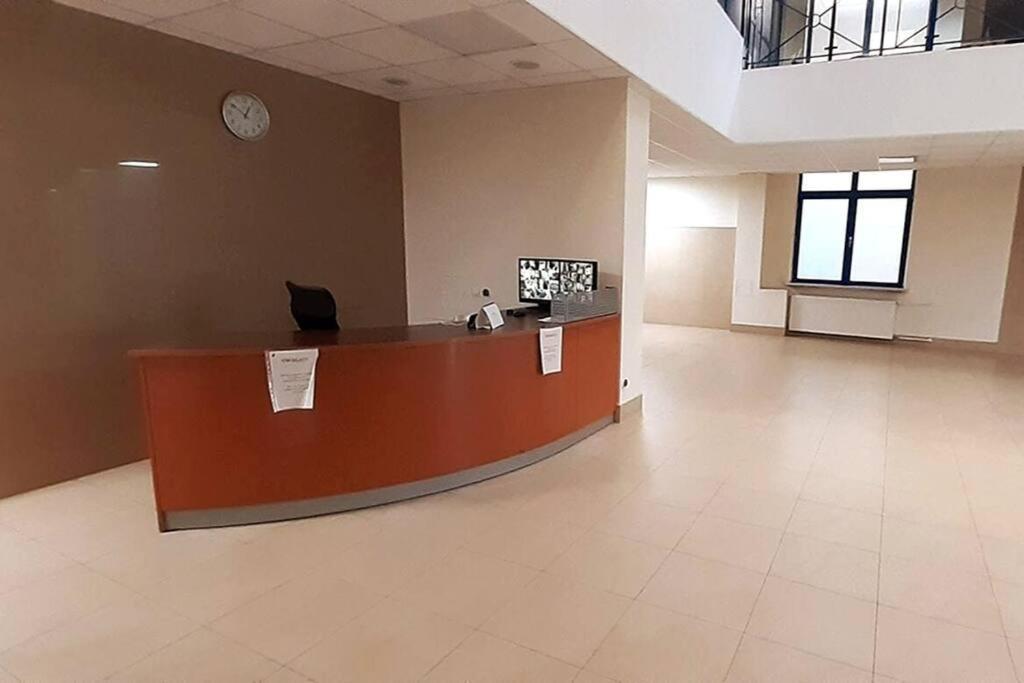 ורשה Rondo Onz Metro, Krochmalna 32A Street מראה חיצוני תמונה